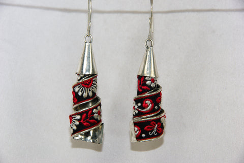 Earrings Large - spire-shaped with embroidery