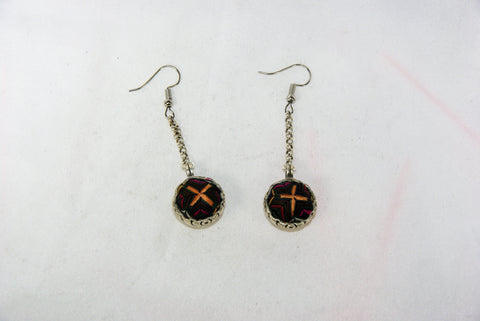 Orb-shaped engraved small earrings with chain